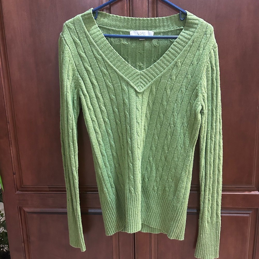 Green V-Neck Cable Knit Wool Sweater
